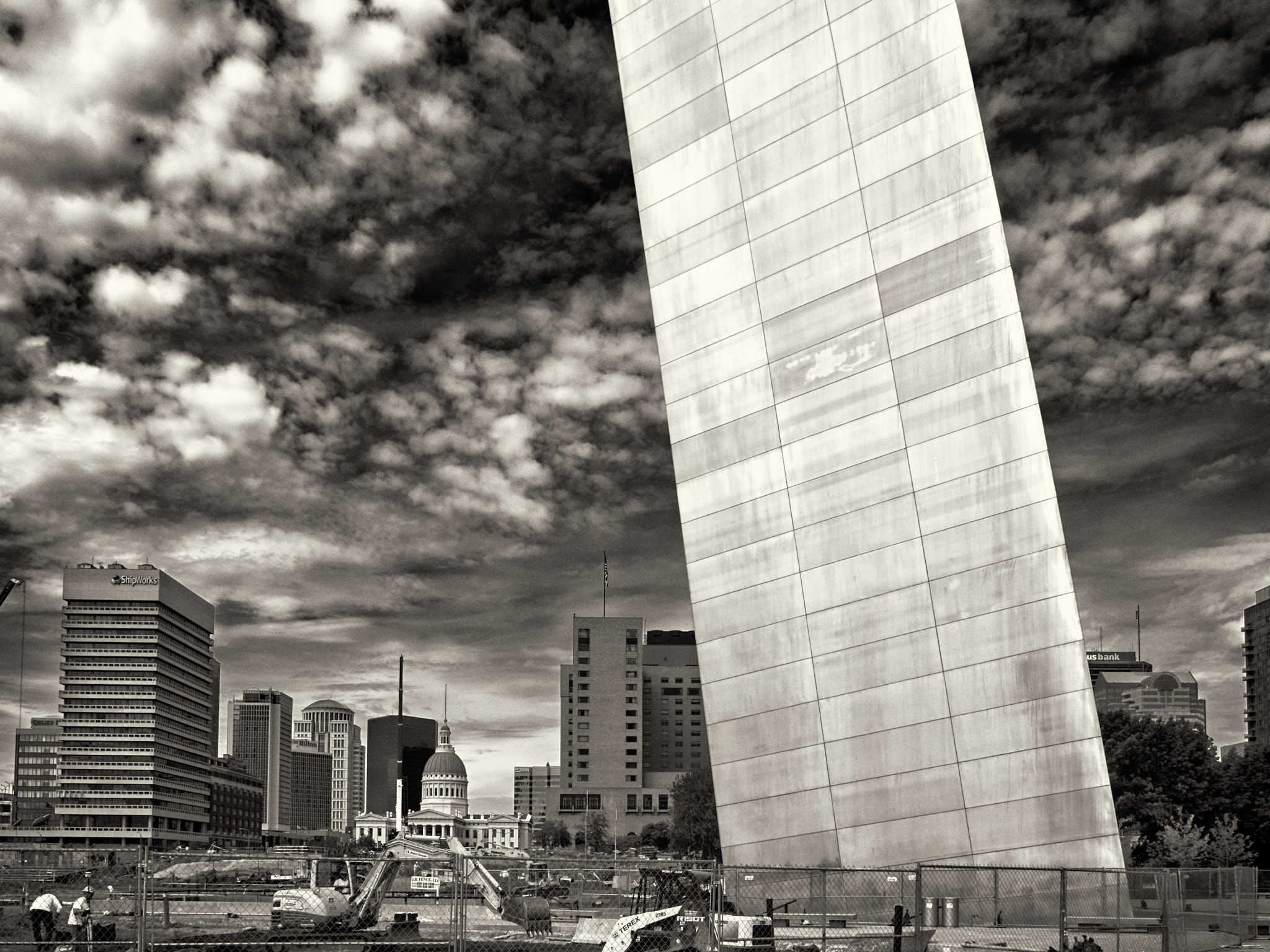 Gateway Arch construction